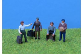 People with Luggage x 4 - Painted OO Scale